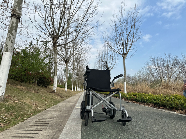 RC-N3502 Настройки ухода на дому Карбоновая электрическая инвалидная коляска 