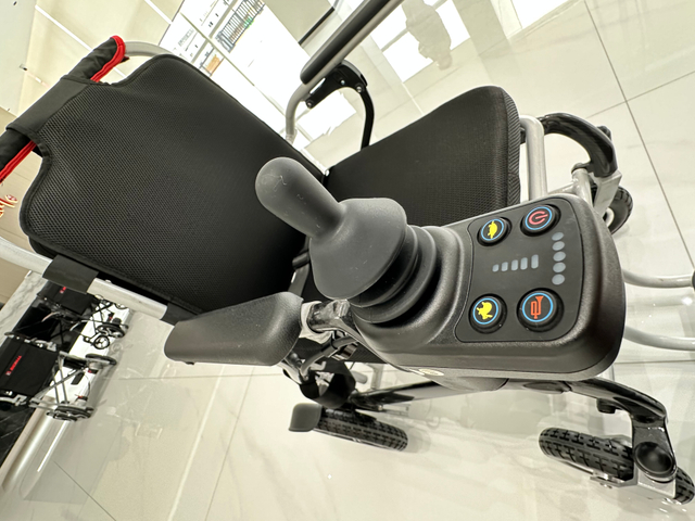 RC-W3501 Электрическая инвалидная коляска из карбона и алюминия 